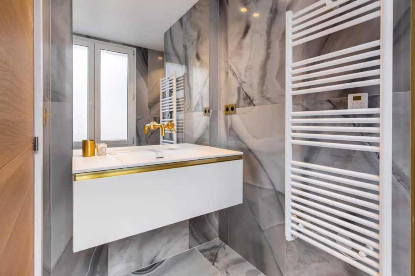 Newly Rebuilt By Architect - Center Of Paris Apartment Exterior photo